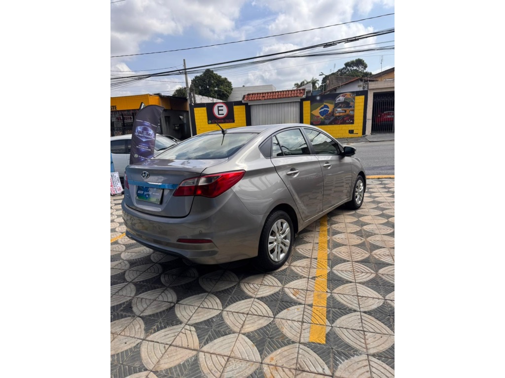 HYUNDAI HB20S 1.0 COMFORT PLUS 12V FLEX 4P MANUAL