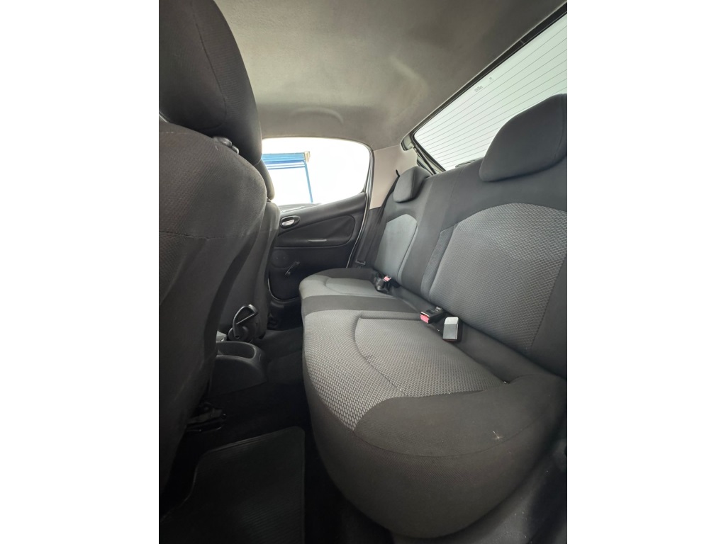 PEUGEOT 207 1.4 XR 8V FLEX 4P MANUAL