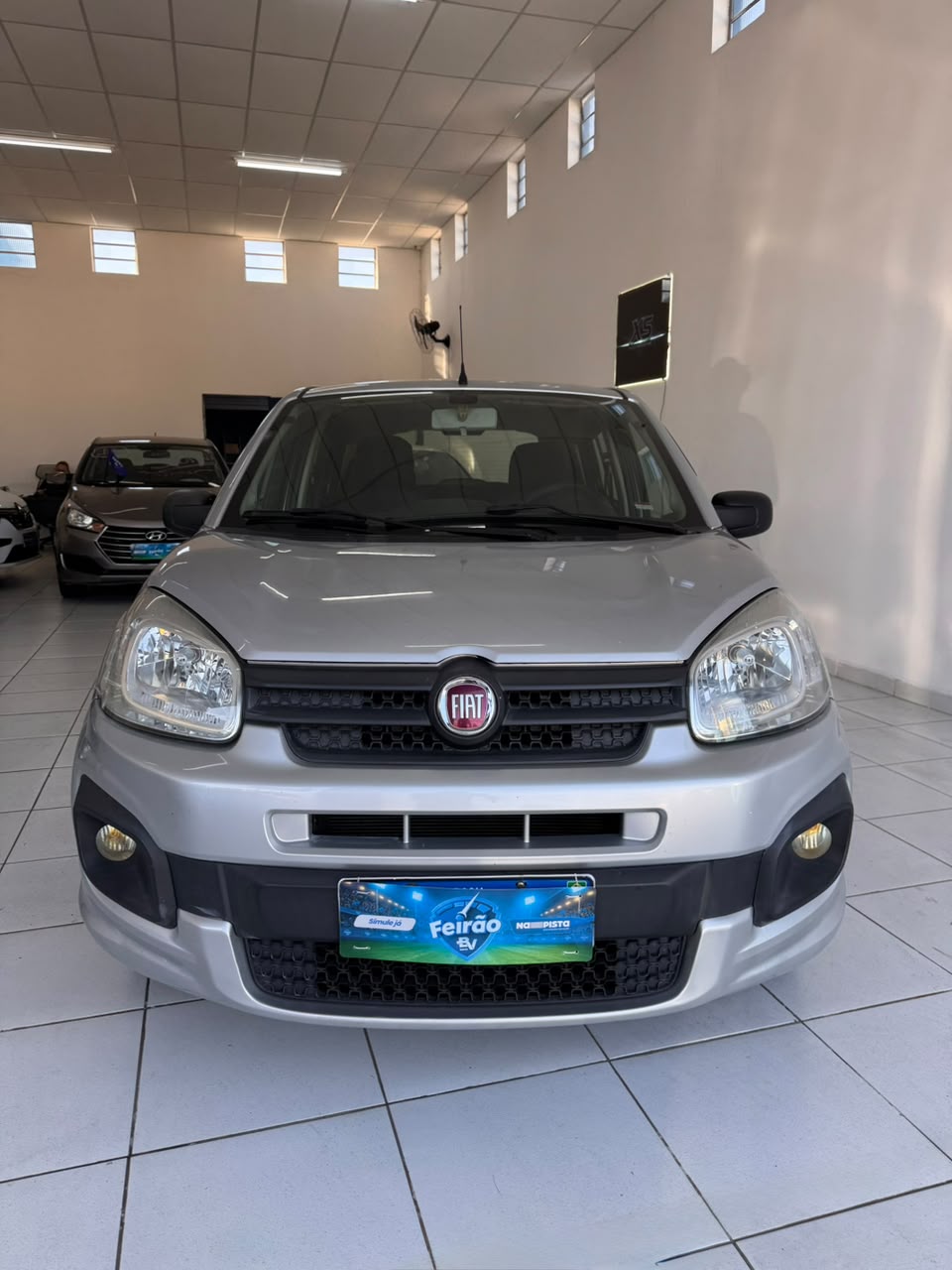 UNO ATTRACTIVE 1.0 COMPLETO 2017