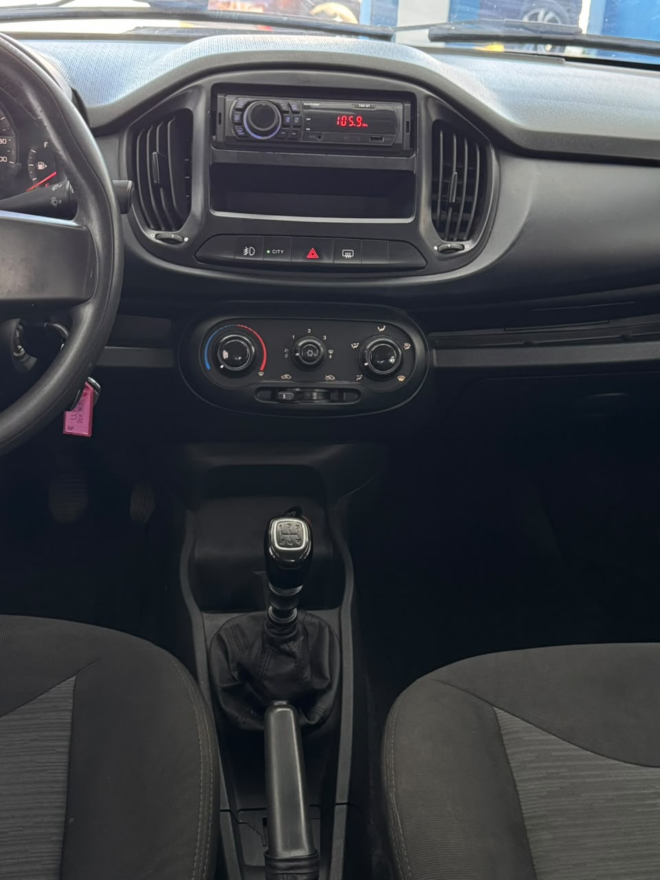 UNO ATTRACTIVE 1.0 COMPLETO 2017