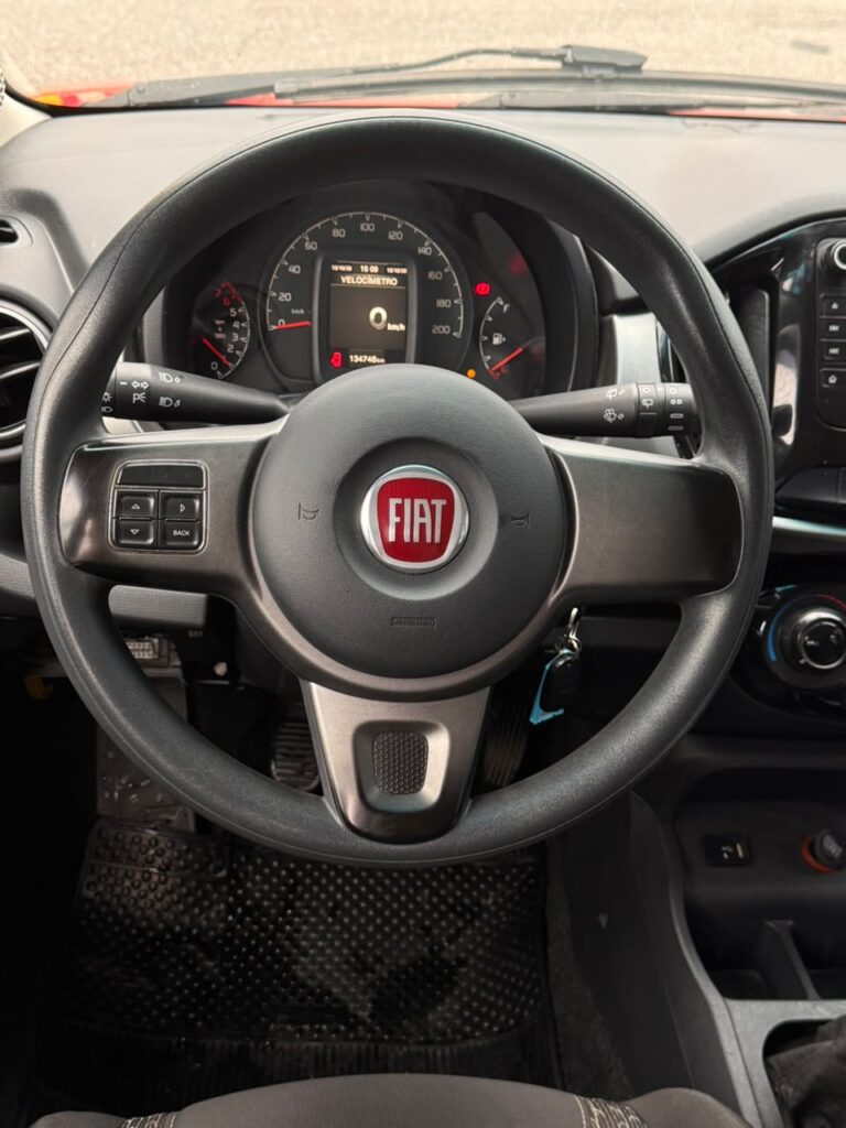 FIAT/ UNO EVOLUTION 1.4 COMPLETO 2015
