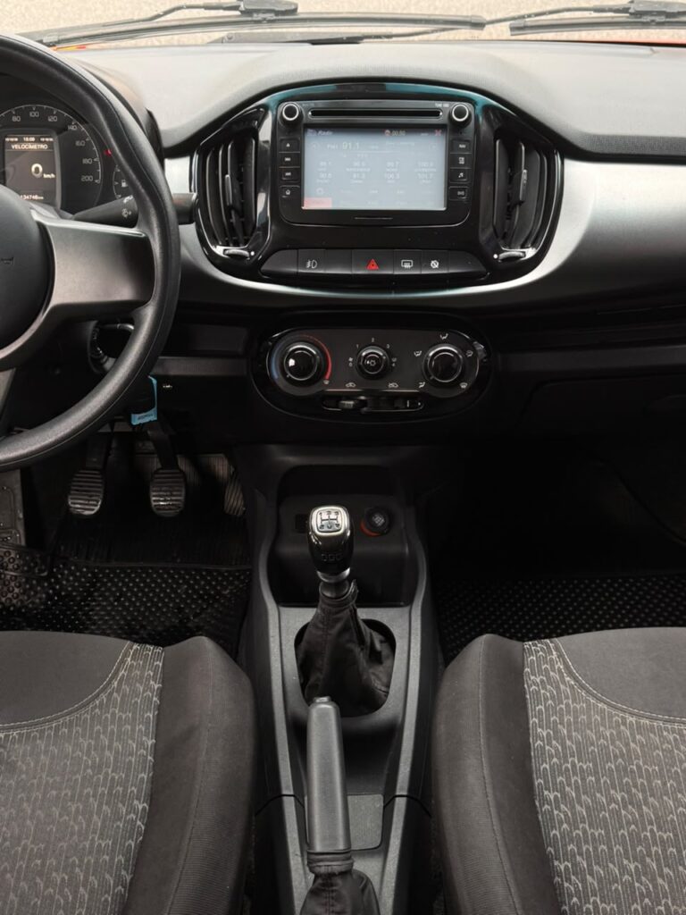 FIAT/ UNO EVOLUTION 1.4 COMPLETO 2015