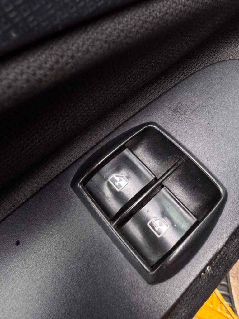 FIAT/ UNO EVOLUTION 1.4 COMPLETO 2015